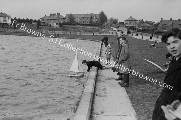 MODEL YACHT RACING ON THE LOUGH